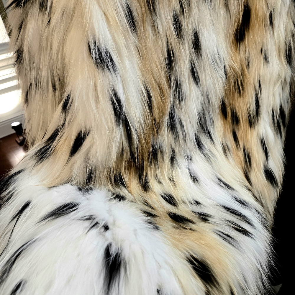 Elegant Spotted Fox Fur Coat NWT - Picture 16 of 16